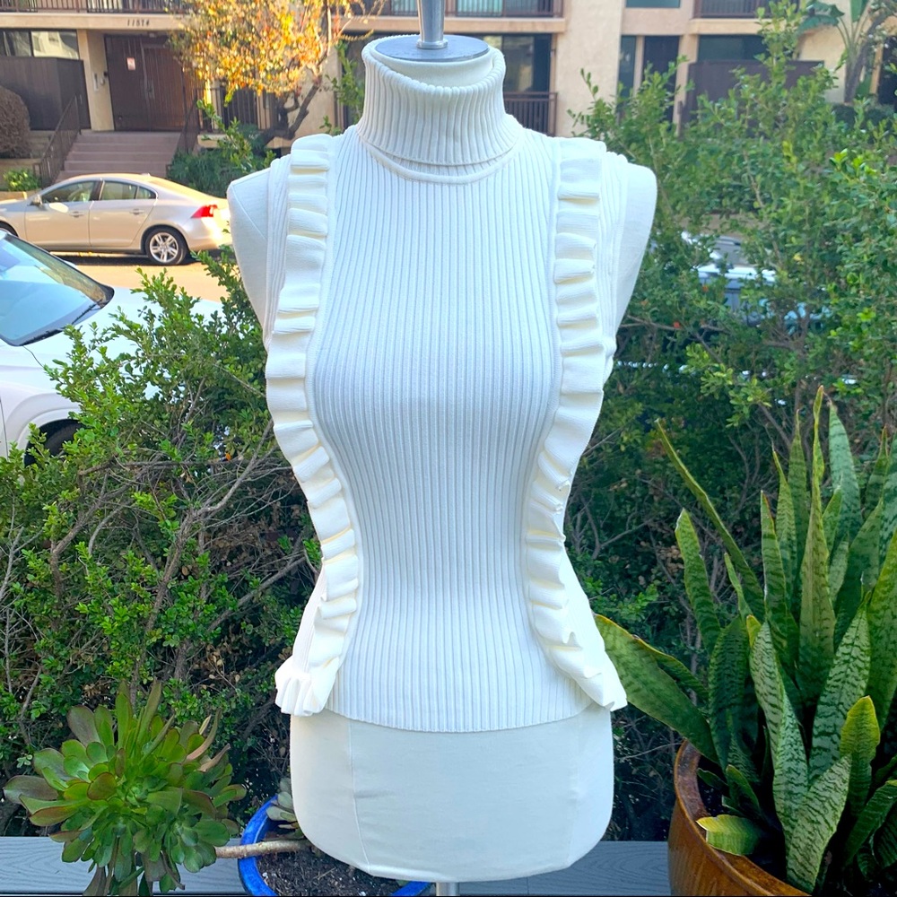 CINQ A SEPT Ruffle Front Sleeveless Mock Neck Sweater Ruffle Bottom Hem EUC